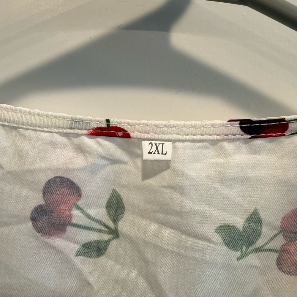 Chic Cherry Print Top - Picture 4 of 7